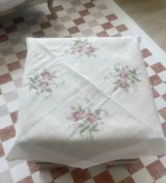 リネン十字刺繍テーブルクロス／多頭バラ模様（85×85cm）