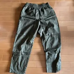 オリーブグリーン ストレートレッグパンツ