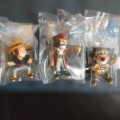 ワンピース 　カードスタンドフィギュア　３体