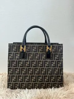 FENDI ショルダーバッグ ロゴプリント ズッカ柄 - メルカリ