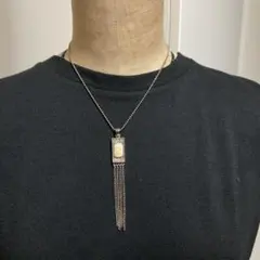 フリンジ付きシルバー色ペンダントネックレス