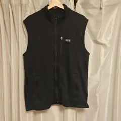 patagonia ブラック ジップアップベスト