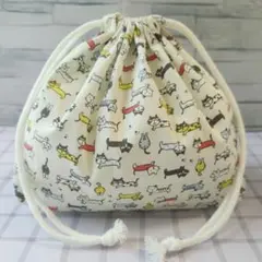 ネコがらの巾着袋　ハンドメイド　ランチバッグ