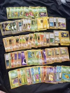 ポケモンカード 旧裏面 大量まとめ売り　ピカチュウなど ポケモンカード 旧裏面 大量まとめ売り 200枚ピカチュウなど - メルカリ