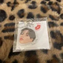 TREASURE ジェヒョク 顔アクキー カプセルトイ popup