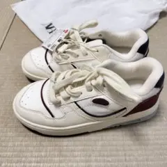 ZARA スニーカー ホワイト ボルドー 31サイズのサムネイル