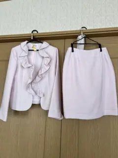 フリル付きライトピンクスーツセット