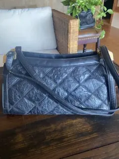 牛革　オーストリッチ　黒ショルダーバッグv