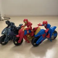 スパイダーマン・アイアンマン・ブラックパンサー フィギュアとバイクセット