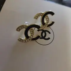 CHANEL ノベルティCCロゴ ピアス ゴールド ブラック