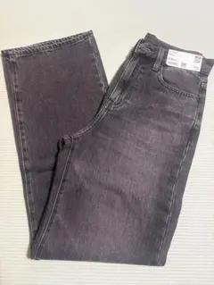 ユニクロ　ワイドストレートジーンズ 22(56cm) グレー　裾上げ無し