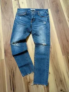 ダメージ加工 スリムフィットデニムパンツ