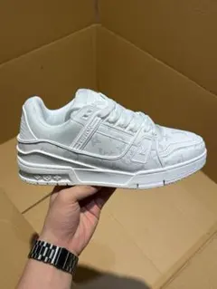 LOUIS VUITTON スニーカー ホワイト