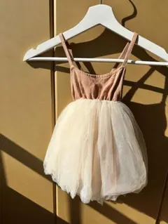 ベビードレス ベージュとクリーム チュール