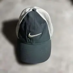 NIKE GOLF ナイキゴルフ スウッシュ メッシュ 刺繍キャップ グレー 白のサムネイル