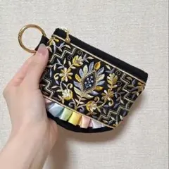 Item thumbnail for item 90552a05-5d44-43b8-8e50-d2e32b23372d