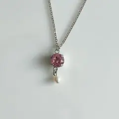 ライトローズ　スワロフスキー　ミニパール揺れるシルバーネックレス