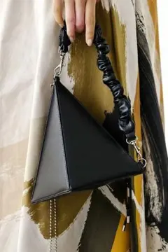 Ameri PYRAMID CHAIN BAG BLACKのサムネイル