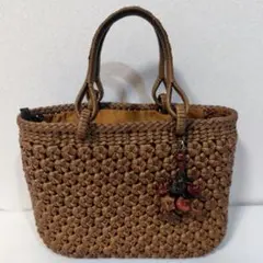 クラフトで作った山葡萄風柿渋染めのかごバッグ（チャーム付きファスナー付き蓋）