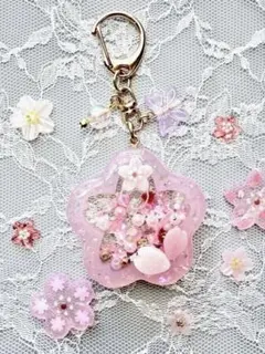 レジン　桜のシャカシャカシェイカー　キーホルダー　ピンク