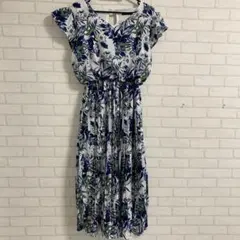 花柄Vネックカジュアルワンピース