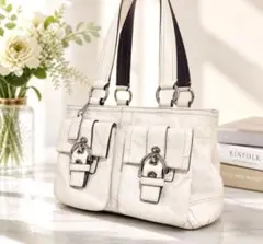 COACH レザー トートバッグ 白 A4可 大容量 通勤 肩掛け 本革