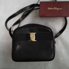 SalvatoreFerragamo フェラガモ ヴァラリボン ショルダー