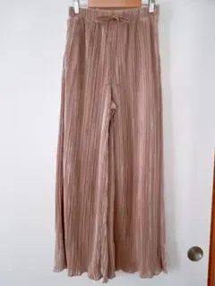 【GU】プリーツ ワイドパンツ