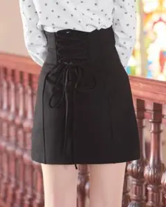 明日まで　美品　ミシェルマカロン　くびれ美脚スカート　黒