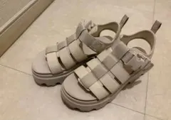 UGG ホワイト ストラップサンダル