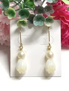 ホワイトシェル　淡水真珠　ピアス　No.B22