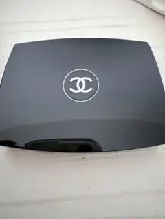 CHANEL アイシャドウパレットのサムネイル