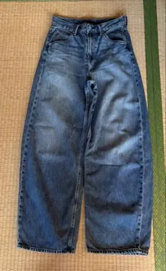 UNIQLO バギーカーブジーンズ 24 ブルー