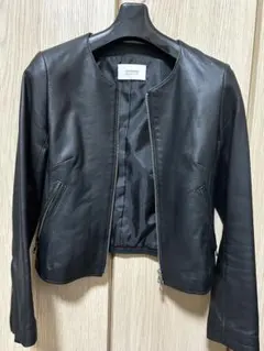 黒レザージャケット 袖ジッパー付き