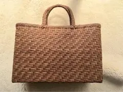 Item thumbnail for item e2e74ab2-32ed-4fea-b863-4197a47d5315