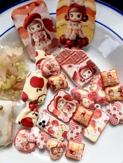 9-21 ストラップ　キーホルダー　ビーズ　パーツ　キャラクター　ハンドメイド