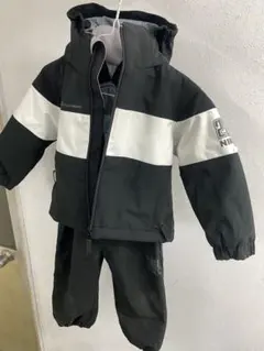 ほぼ新品　子供用スキーウェア 上下セット ブラック/ホワイト