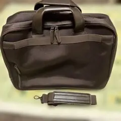 ダークブラウン 大容量ビジネスバッグ