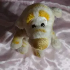 くまのプーさん　ティガー　ぬいぐるみ 白　金　黄色　クリスマス限定　2003年