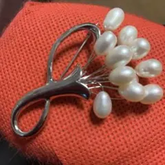 シルバーパールブローチ　パールの花束
