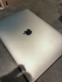 【画面枠に割有、使用問題無】MacBook Air 2018 (13.3インチ)