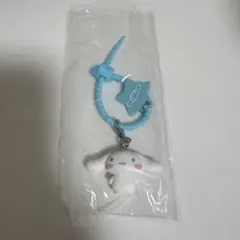 サンリオ　カラフルチャーム　シナモン　ガチャガチャ