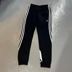 Mサイズ adidas アディダス　サイドのライン　トラックパンツ ジャージ
