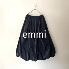 【美品】emmi タックボリューム バルーンスカート ブラックのサムネイル