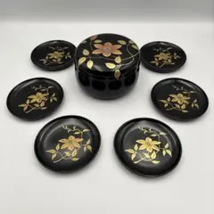会津塗☆鈴武☆漆器 6個セット 黒と金 花柄 スプーン付き 会津塗☆鈴武☆漆器 6個セット 黒と金 スプーン付き☆セット毎に植物の