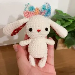 たれみみリボンのうさぎ あみぐるみ ボールチェーン付き