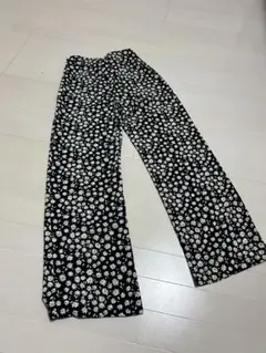 H&M DIVIDED 花柄 ワイドパンツ ブラックのサムネイル
