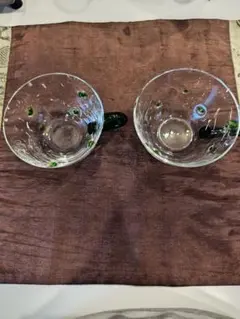 緑の装飾付きガラスカップ 2個セット　未使用品