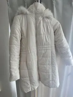ホワイトファー付きロングダウンジャケット