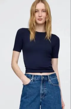 【GAP】モダンクルーネックTシャツ　 Mのサムネイル